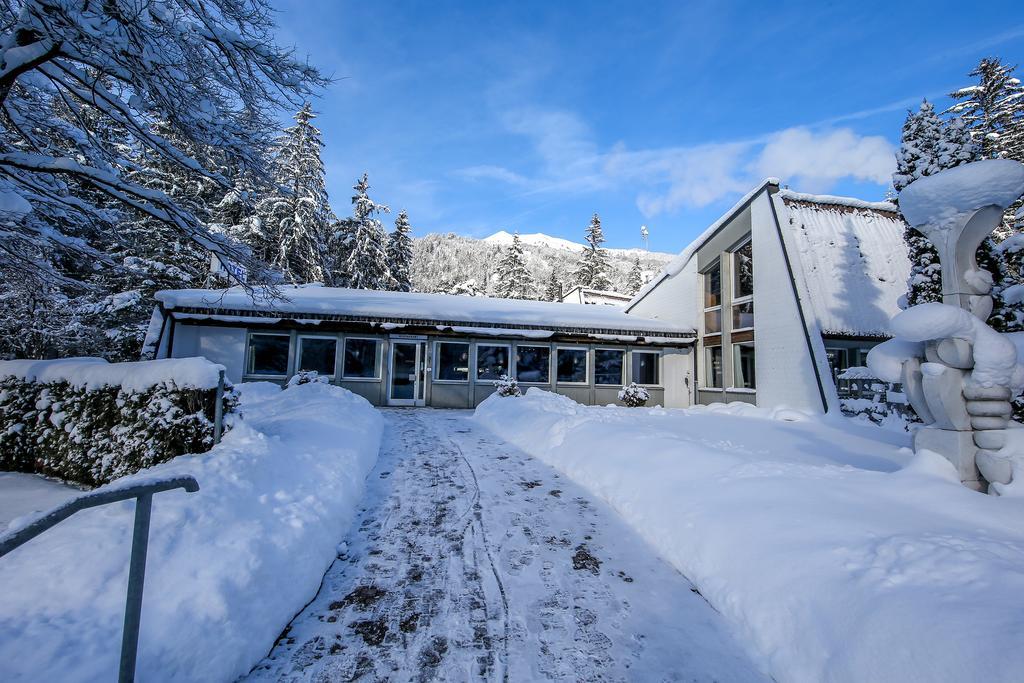 Hotel Gruesch Grüsch Exterior foto