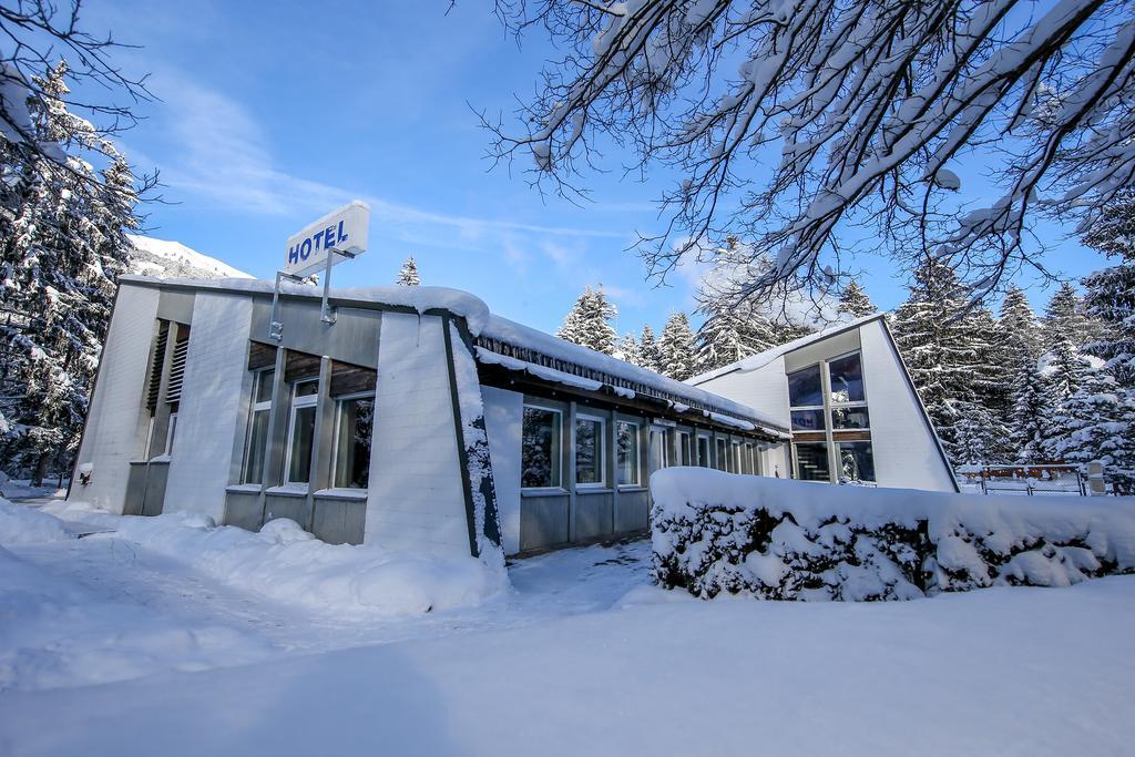 Hotel Gruesch Grüsch Exterior foto