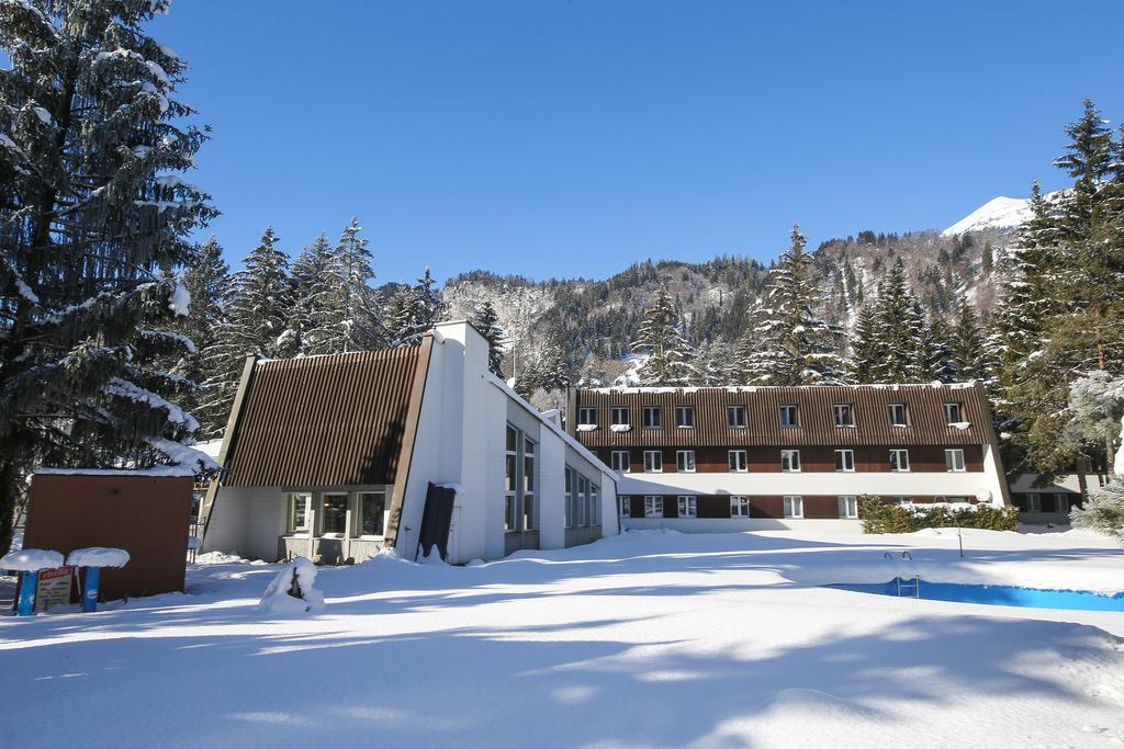 Hotel Gruesch Grüsch Exterior foto